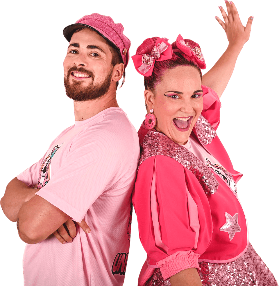 Tito and Cuca, back to back, dressed in pink